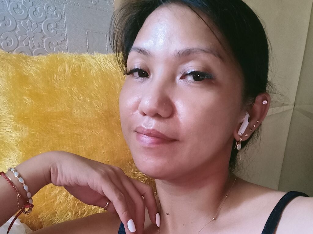 TinaJennah></p>

       
    </div>
    </div>
</div>
<div class=